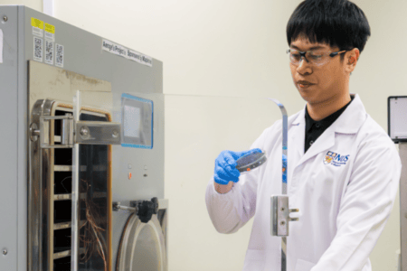 NUS researchers convert carbon fibers into aerogels