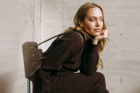 Melina Bucher uses Innovera in woven shoulder bag